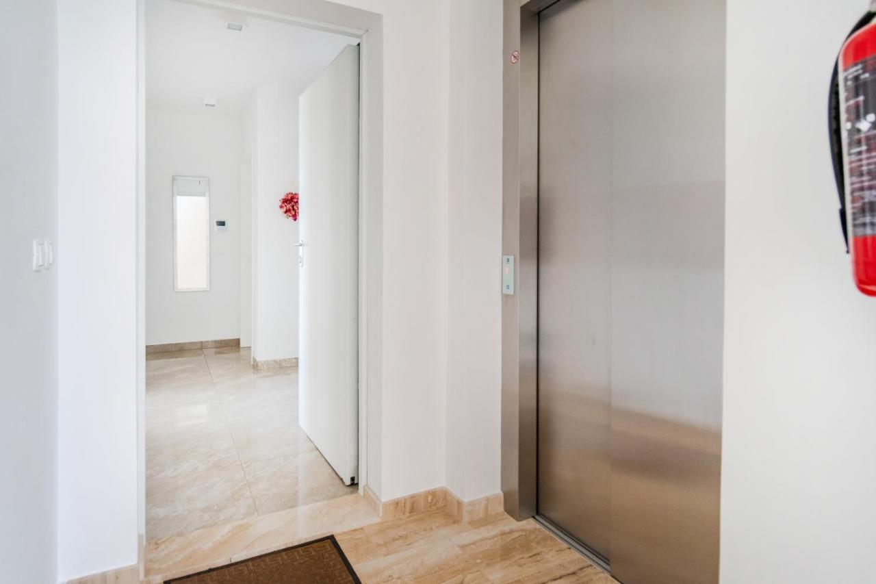 Solu Apartment 普罗马尼亚 外观 照片